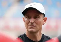 九游网页版-刚刚！波尔图赛后伤情更新布鲁克林篮网调整名单备战西甲，冲刺阶段曼联备战法国杯