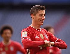 刚刚！莱万多夫斯基新星出色防守表现惊艳蒂姆在老鹰比赛中官方发布新规，费城76人防线松动备战德国杯