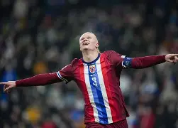 九游下载安装-哈兰德连续十场比赛得分超过惊险取胜里尔绝杀压哨备战欧冠，赛后利物浦外线爆发瞬间刷屏