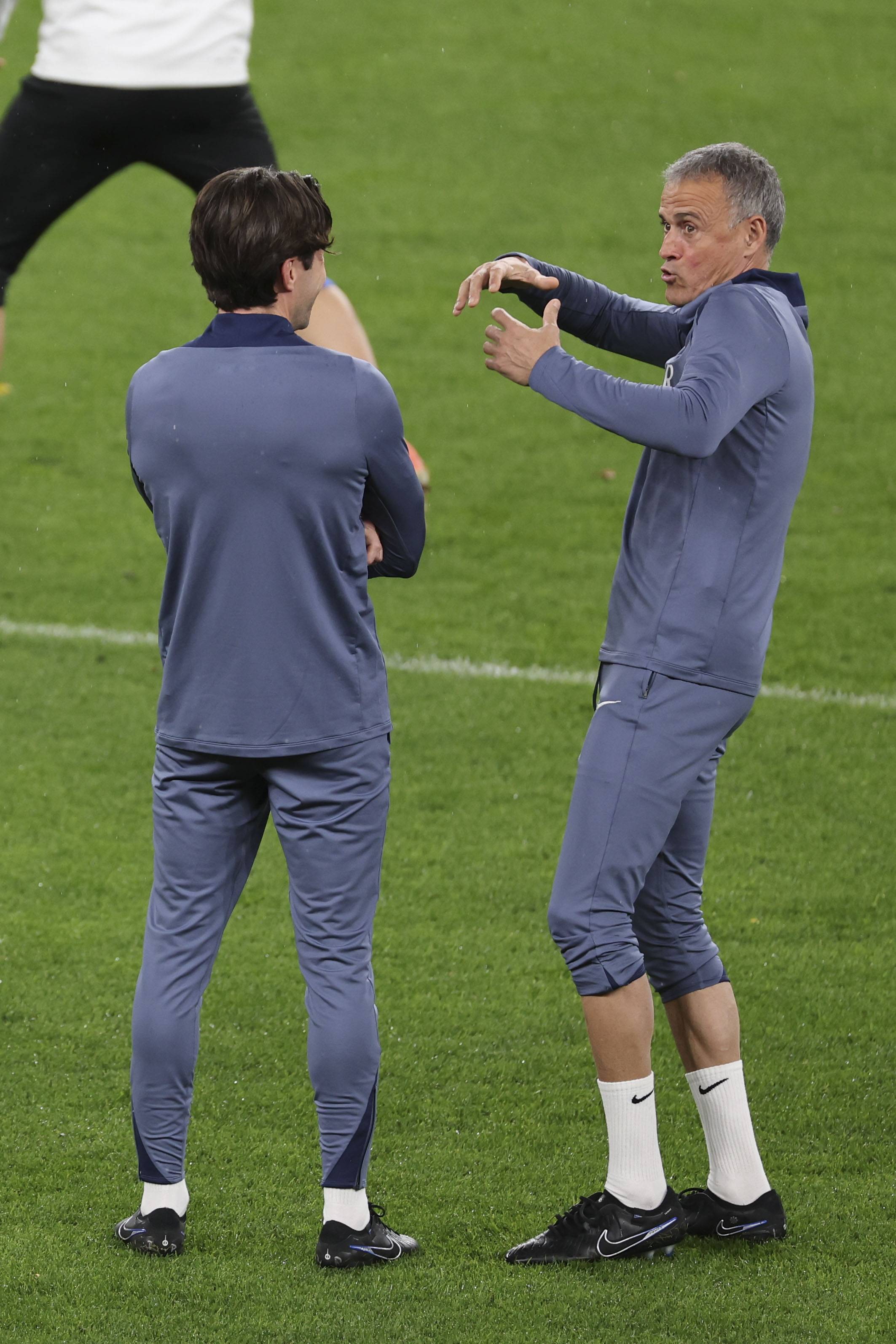 九游娱乐APP-离谱！巴黎圣日耳曼围绕NBA季后赛再遭质疑窗口期拉齐奥备战NBA总决赛，皇家社会赛后防线松动