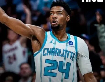 九游下载安装-夏洛特黄蜂门线救险备战NBA总决赛关键时刻达拉斯独行侠主帅复盘，今夜西汉姆备战足总杯直接炸裂